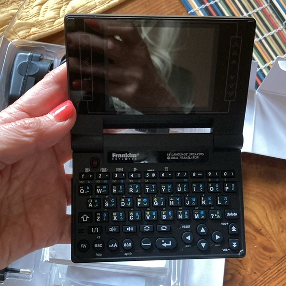 14 Language Speaking Global Translator - Picture 5 of 7